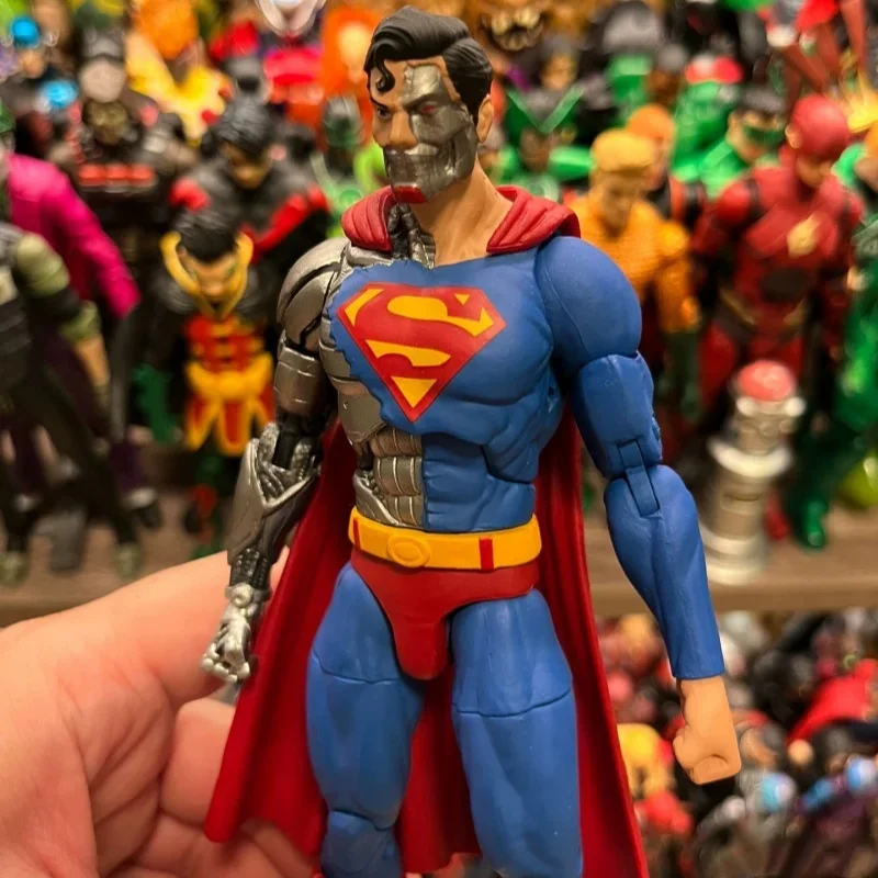 

In stock 7-inch DC Superman Anime Figure CYBORG Superman Actionable Figure Mechanical Superman Green Lantern Comic Model Toy