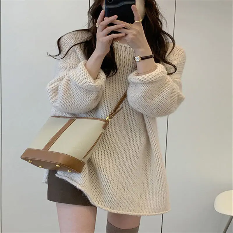 

White sweater pullover female lazy autumn and winter knit bottom design niche mid length spring outfit westernized pullover top