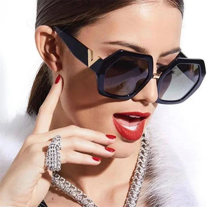 Brand Classic Vintage Square Sunglasses Women Oversized Sunglass Woman Men Retro Black Sun Glasses Shades Goggle UV400