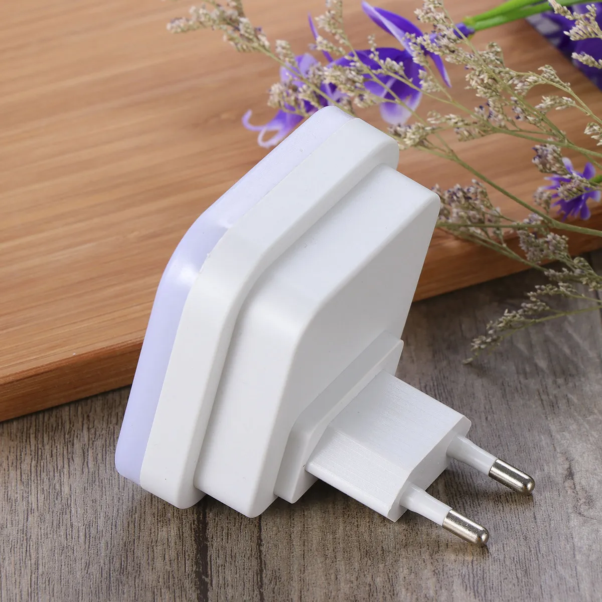 

2 шт. светодиодных ночника с датчиком освещенности для спальни, детской комнаты, ванной, прихожей, лестницы