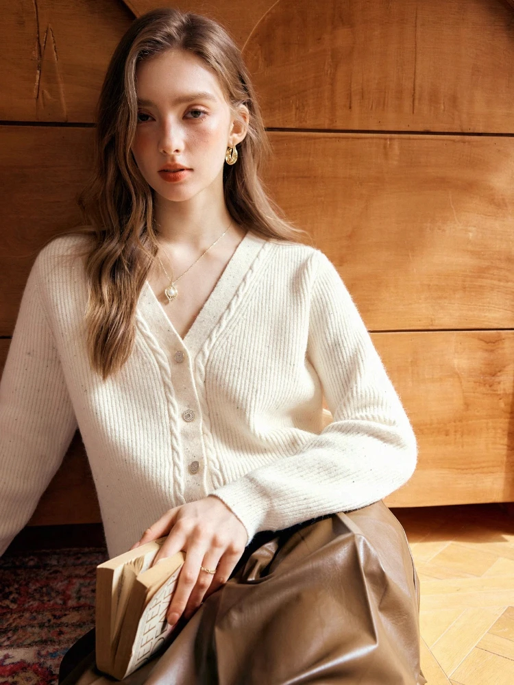 

OLrain French Knitted Cardigan Woman Autumn 2025 New V-neck Loose Sweater Casual Solid Elegant Women's Clothing E56QZ86519