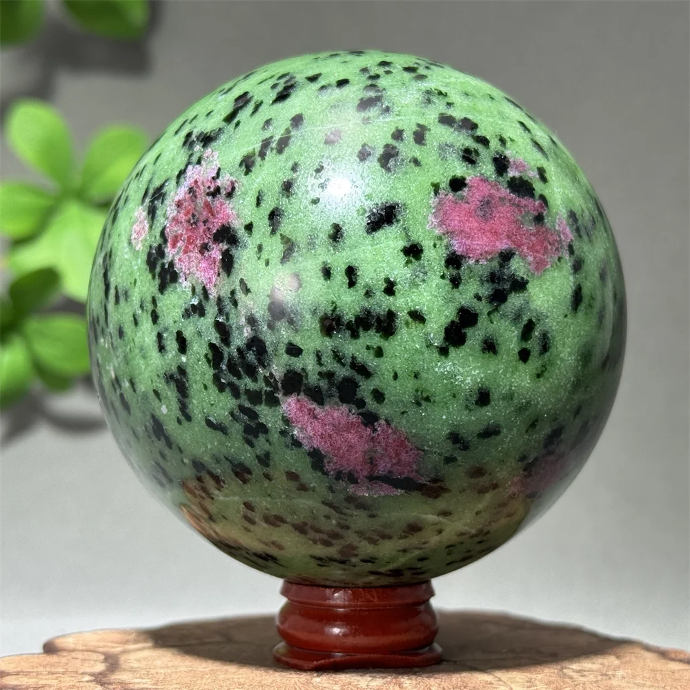 Esfera de zoisite de rubi natural, coleção de espécimes minerais, bola de cristal vermelha, verde e preta, energia reiki, decoração para casa + base