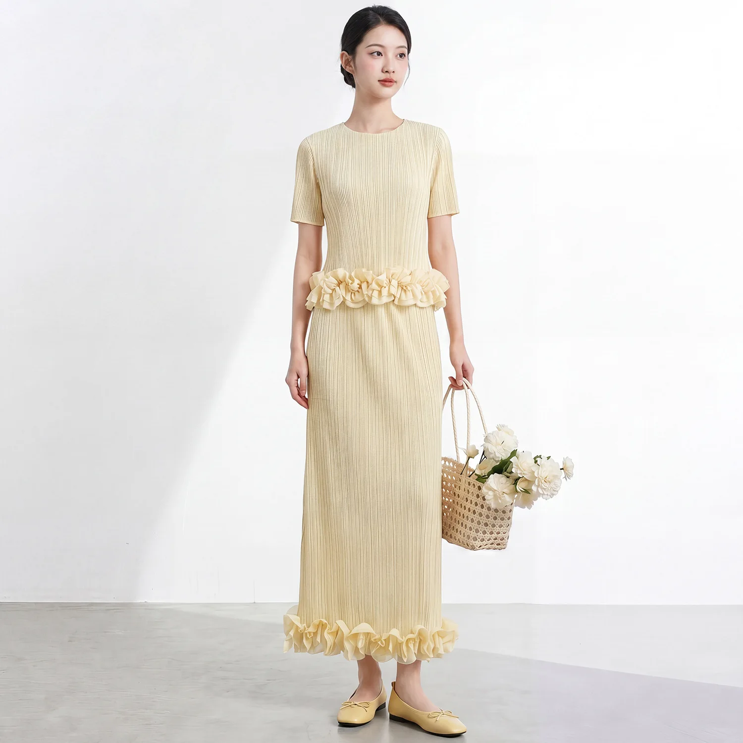 

Women's high-end summer suit, high-end ruffled short-sleeved T-shirt, straight skirt, vacation style three-piece set