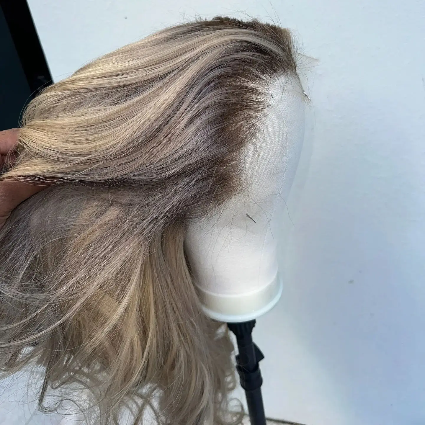 

Пепельно-русый балаяж, смесь человеческих волос, парик спереди, 14-дюймовый короткий волнистый термостойкий синтетический парик, подарок с расплавленными корнями для девочек