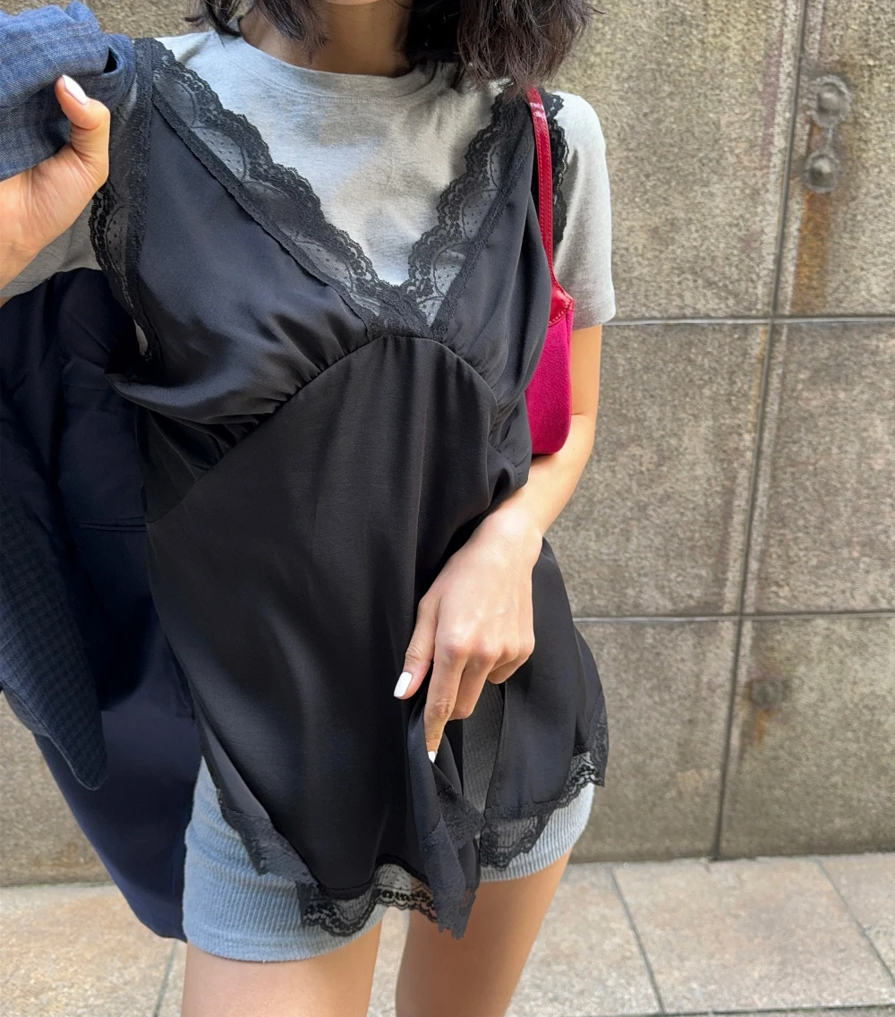 

Женский укороченный топ на бретельках с кружевной отделкой, плиссированный, свободный, стройнящий, с боковым разрезом, для повседневной носки, цвет...