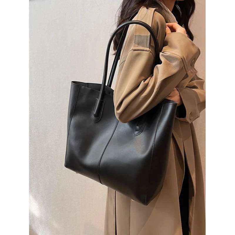 حقيبة كتف بتفاصيل غرزة مع حقيبة داخلية للفتيات المراهقات والنساء وطلاب الجامعات والروكي وعمال الياقة البيضاء مثالية