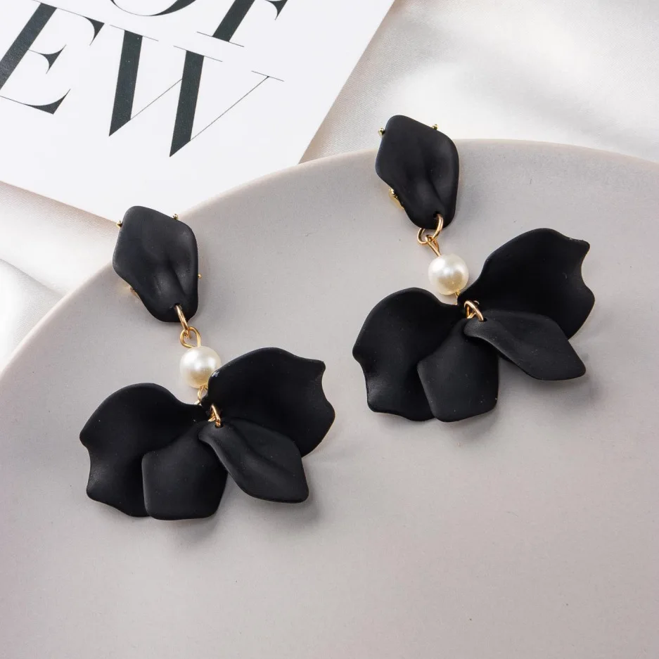 2023 Fashion Acrylic Flower Petals clip earrings without piercing For Women Trend Luxury Design Sweet Pendientes Jewelry Modern