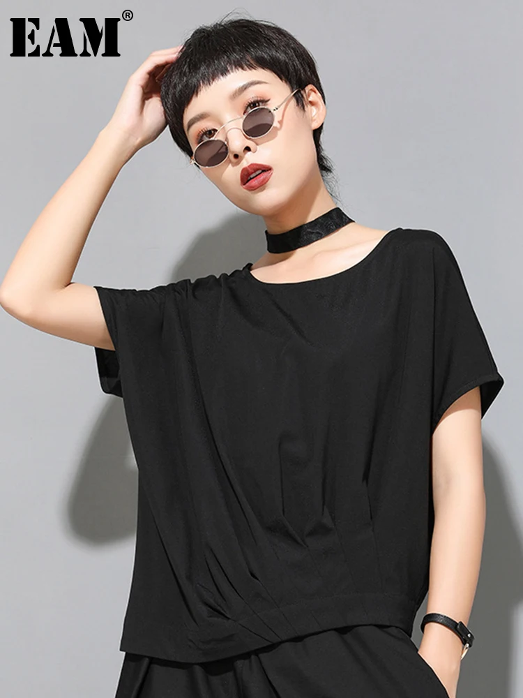 [EAM] Women Black Irregular Pleated Casual Big Size T-shirt New Round Neck Short Sleeve Fashion Tide Spring Summer 2024 1DE9323