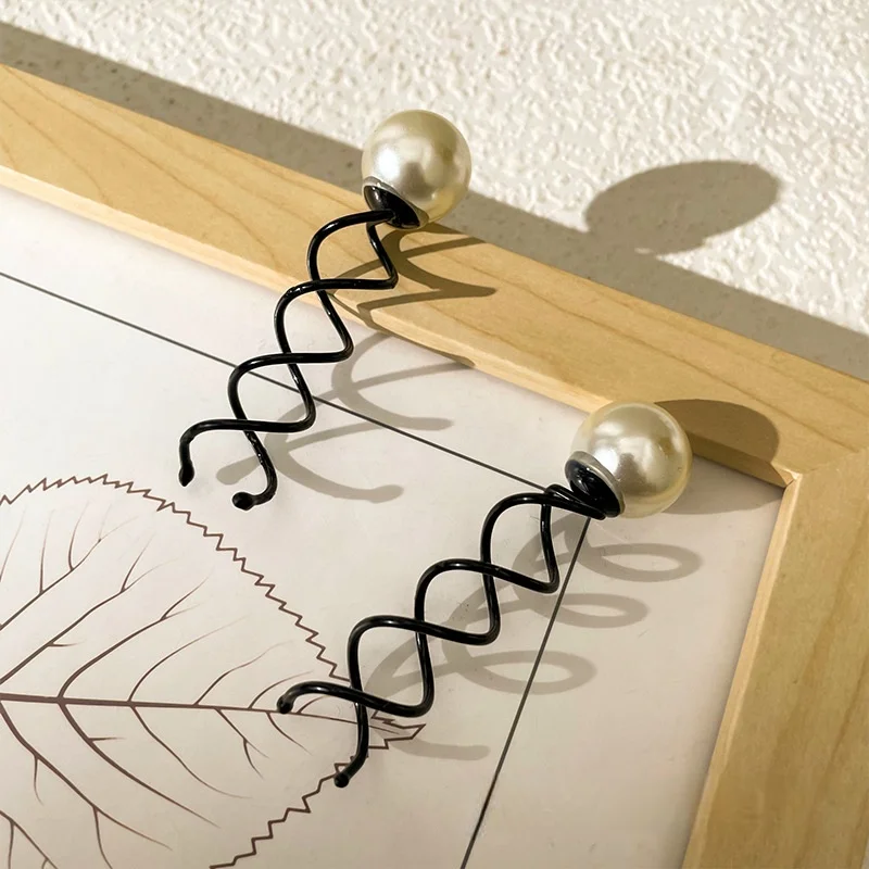 

2pcs Elegant Pearl Spiral Bun Maker 2pcs Updo Styling Tool Quick Twist Roller for Women Party Wedding Hair Accessories