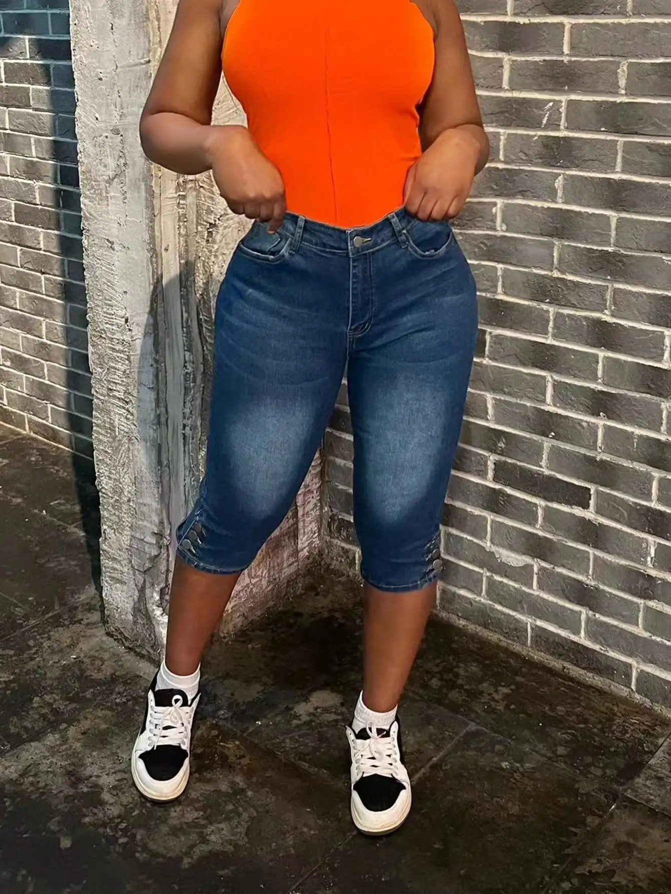 Women's High  Waisted Denim Capris 2025 Trendy Button  Front Stretch Fabric Knee  Length Jeans