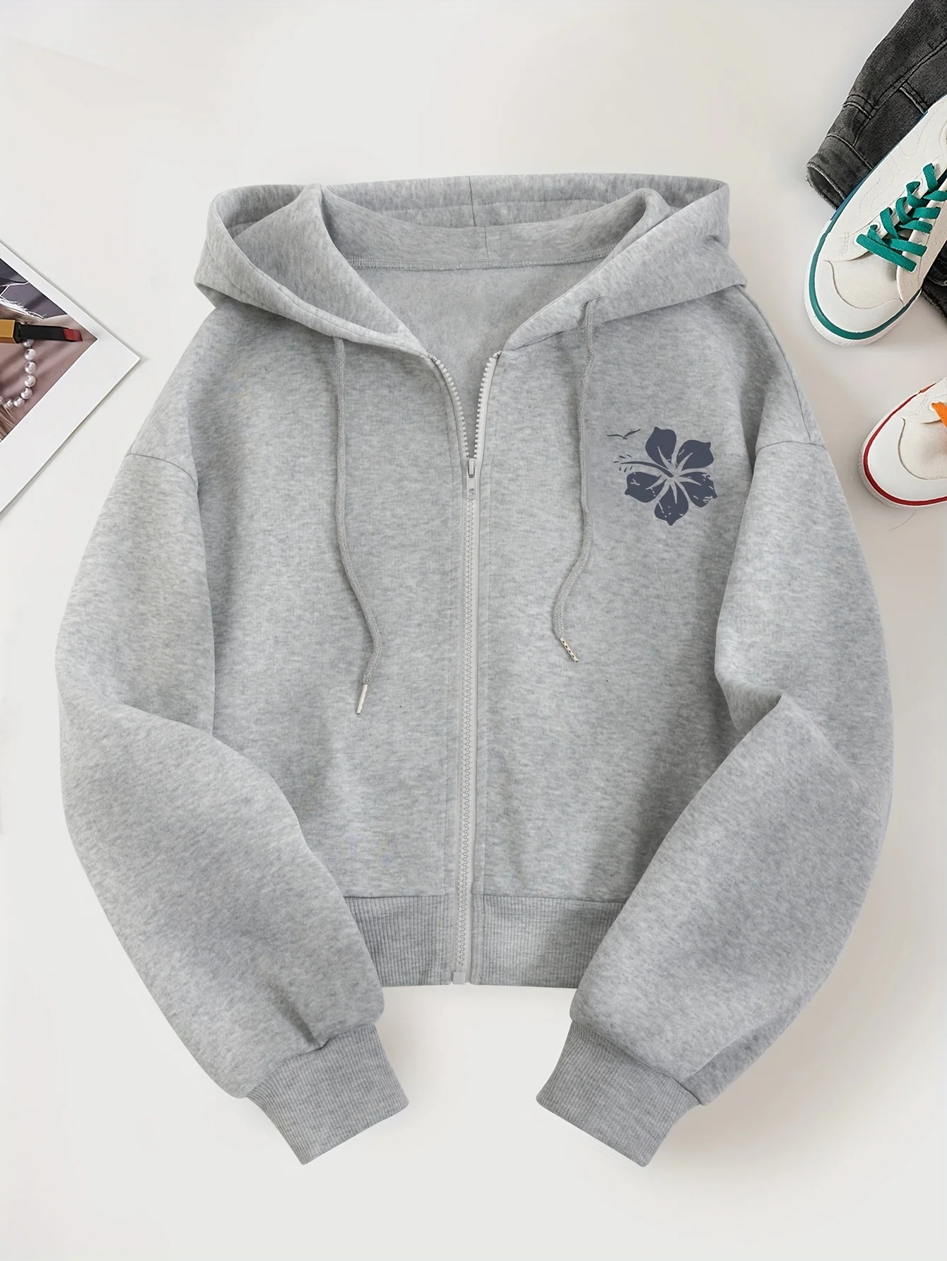 Autumn/Winter Women's Hooded Sweatshirt with Lily Flower Cloud Mist Monochrome Print, Streetwear Niche Art Style for Outings