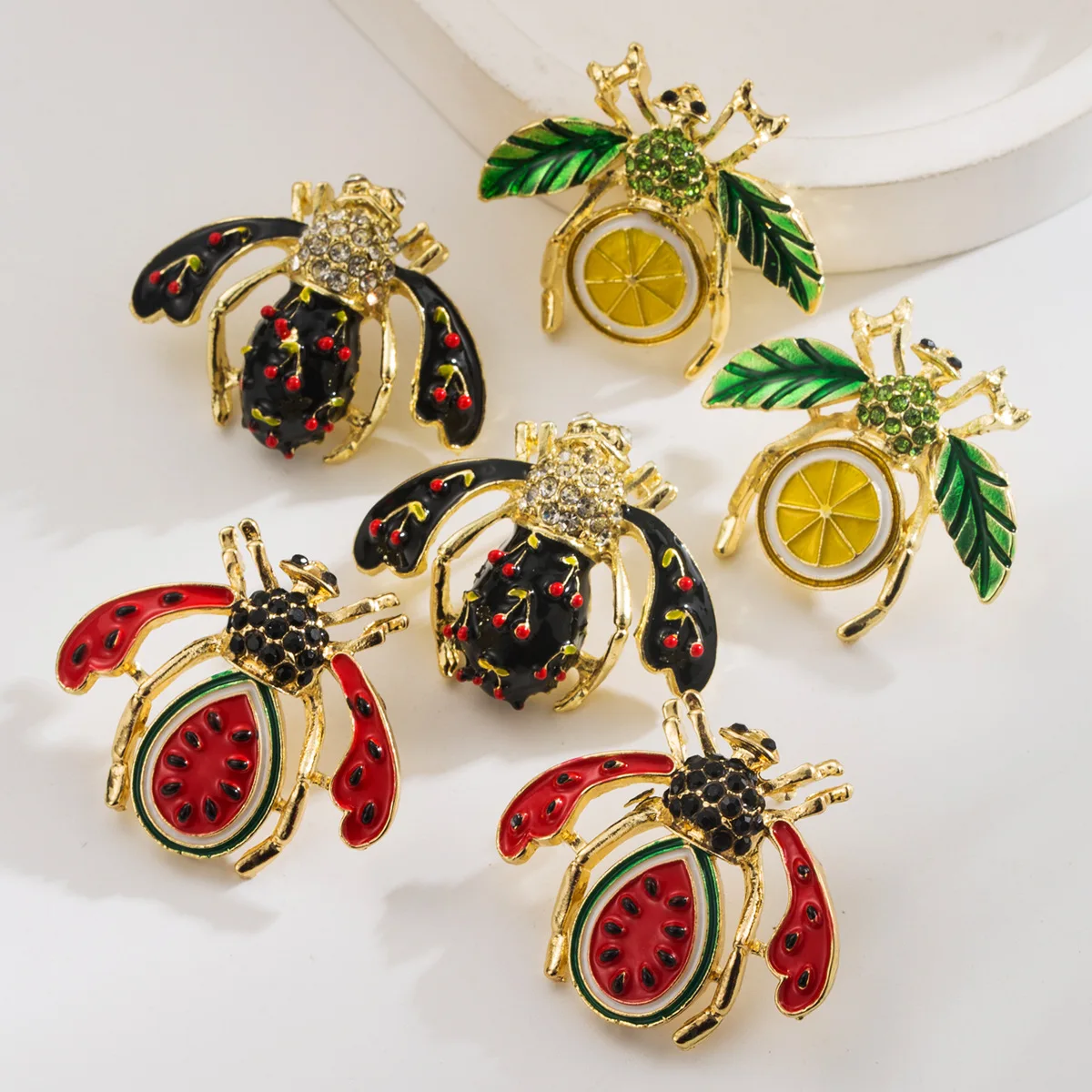 Vibrant Fruit Inlaid Beetle Brooch Pins Shiny Rhinestone Citrus Watermelon Pattern Animal Jewelry For Party Coat Decoration