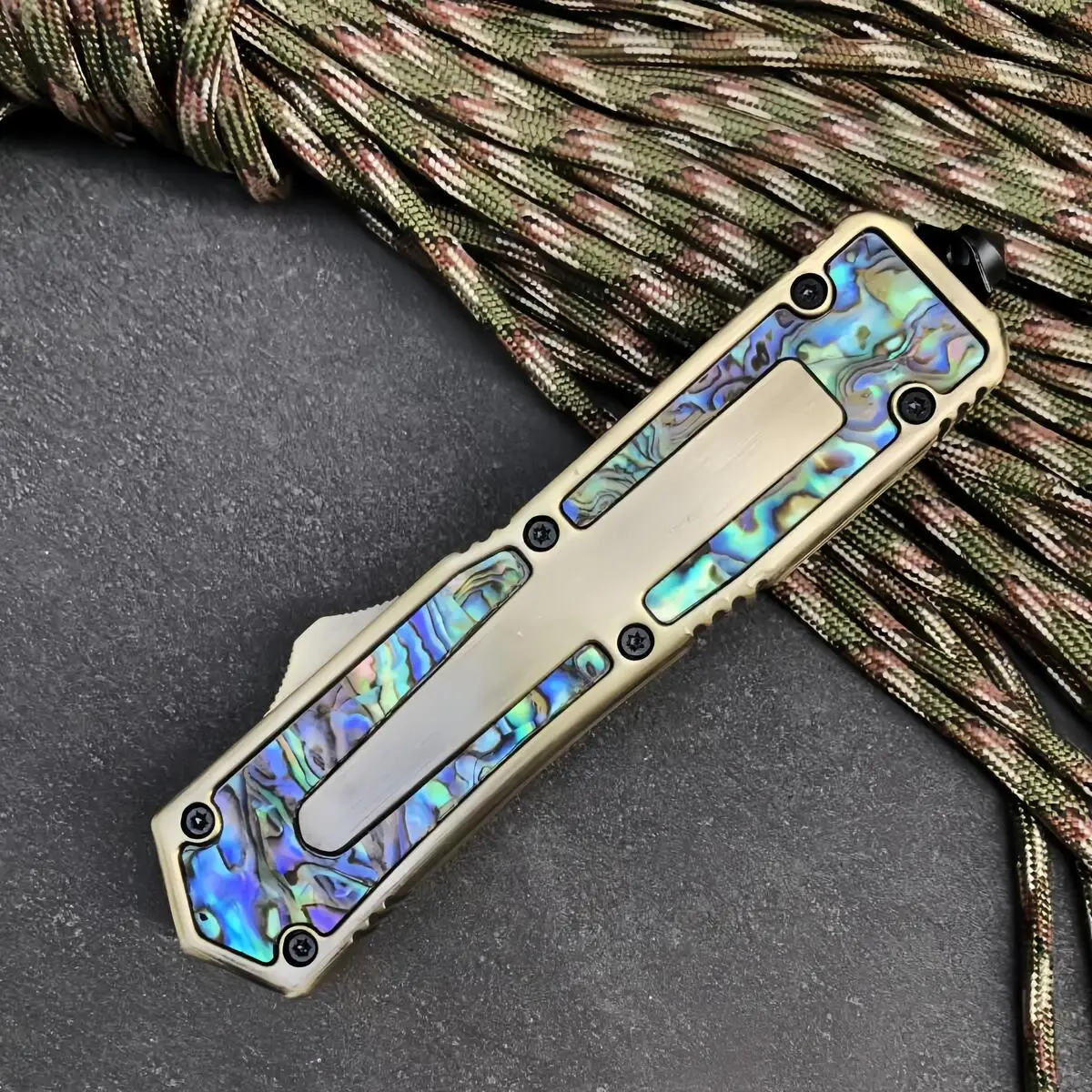 

Многофункциональный инструмент Beetle Abalone Special Color Titanium Edition EDC