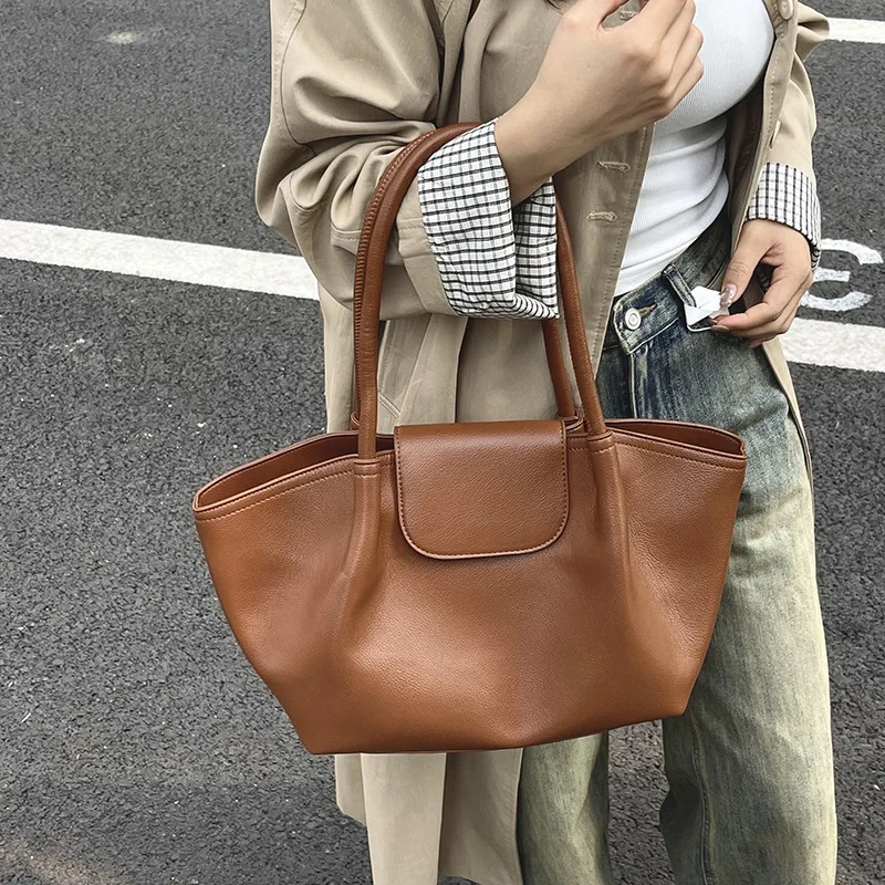 

2025 Spacious Underarm Bag, Luxe Shoulder Purse for Women Niche Top Handle Tote, Versatile Chic Commuter Crossbody Bag​