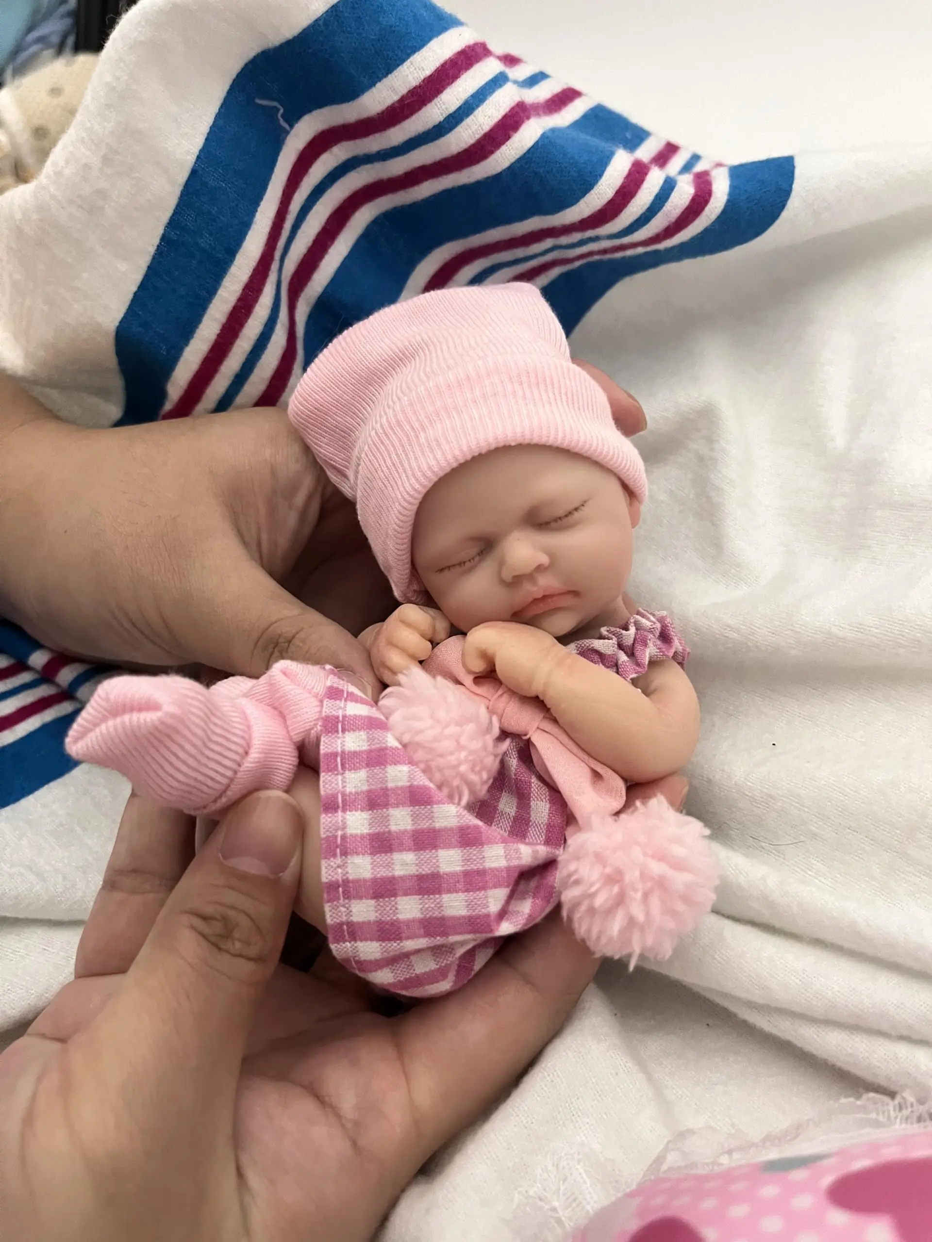 

Miniature Babies 7" Full Body Silicone Baby Reborn Doll Lifelike Sleeping Closed Eyes Baby Girl for Kids Birthday Christmas Gift