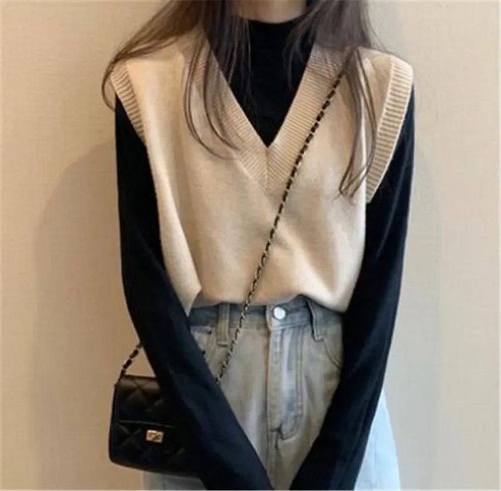 

2022 Korean Sweater Vest Women Solid Autumn Winter All-match Leisure Outerwear Knitted V-Neck Sleeveless Female Elegant Simple