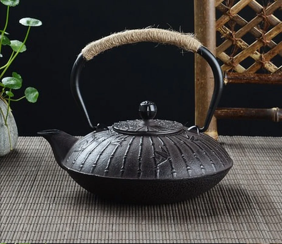 900ml Boiled Tea iron Kettle Cast iron Teapot Pig iron Tea Pot Kung Fu Tea health Iron Pot Oxidized Uncoated Free Shipping