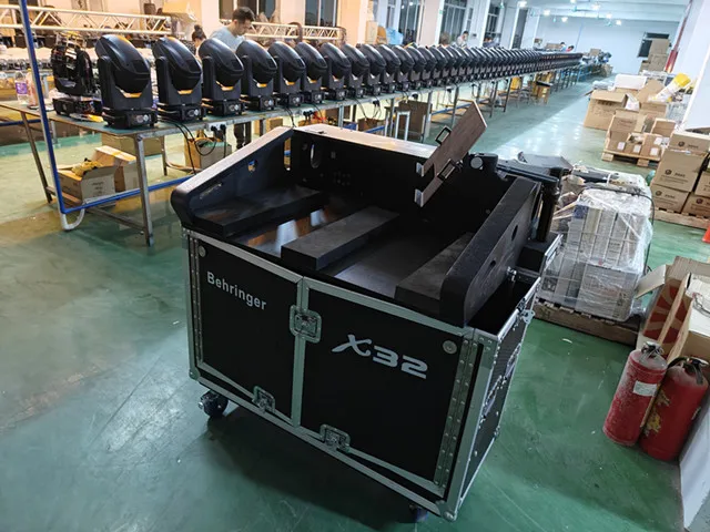 DJ Workstation Case, 12mm Plywood Flight Case with 4-inch/101.6mm Casters for Behringer X32, M32 and Midas X32 Road Case