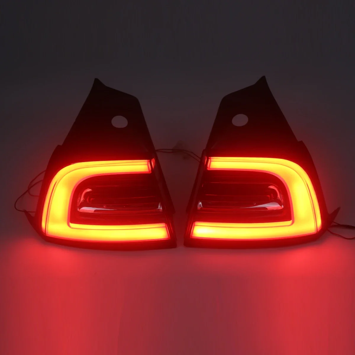 3 Pins & 4 Pins Plug And Play LED Rear Light Lamps Assembly For Tesla Model 3 Y 2017-2020 1077398 1077399 Car Fog Light Assembly