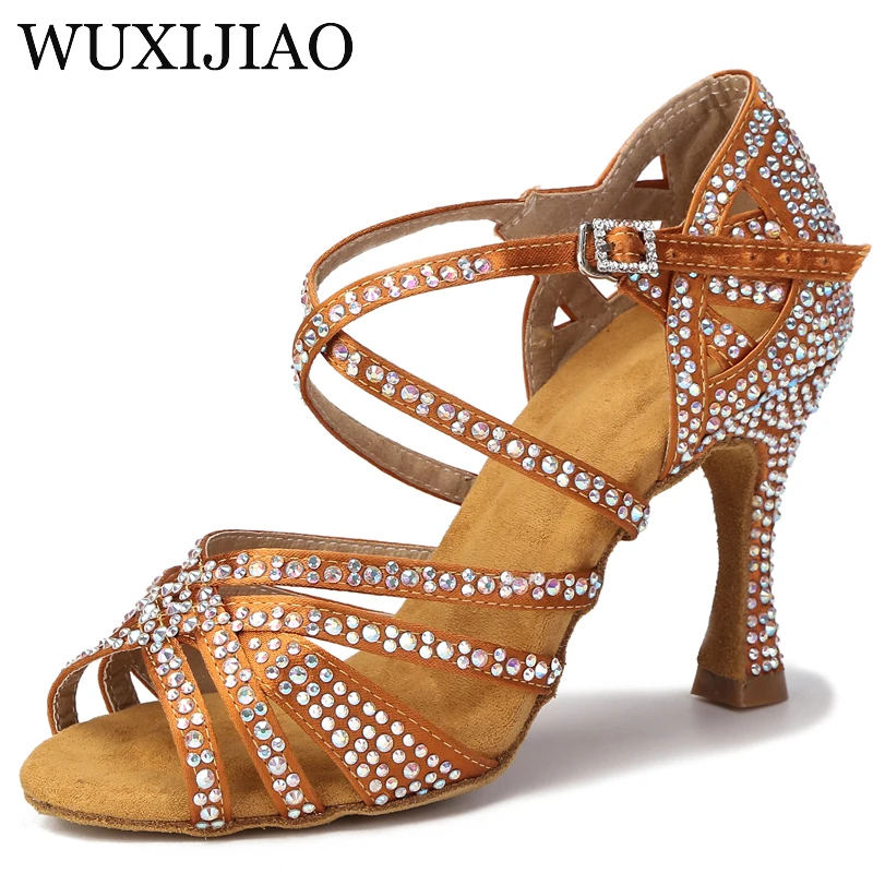 WUXIJIAO-zapatos de baile de fiesta para mujer, calzado de satén brillante con diamantes de imitación, fondo suave, zapatos de baile latino, tacón de Salsa