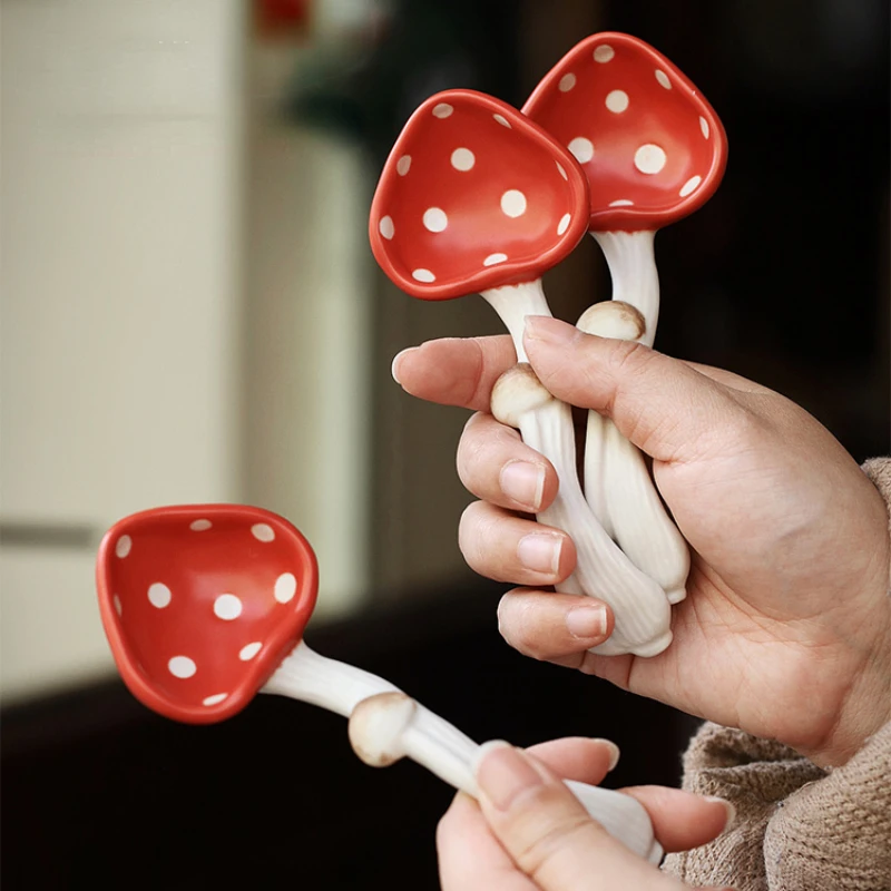 

Creative Red Mushroom Ceramic Spoon Plate Kitchen Cooking Tableware Dinner Soup Spoon Dessert Noodle Plate Cartoon Dim Tableware