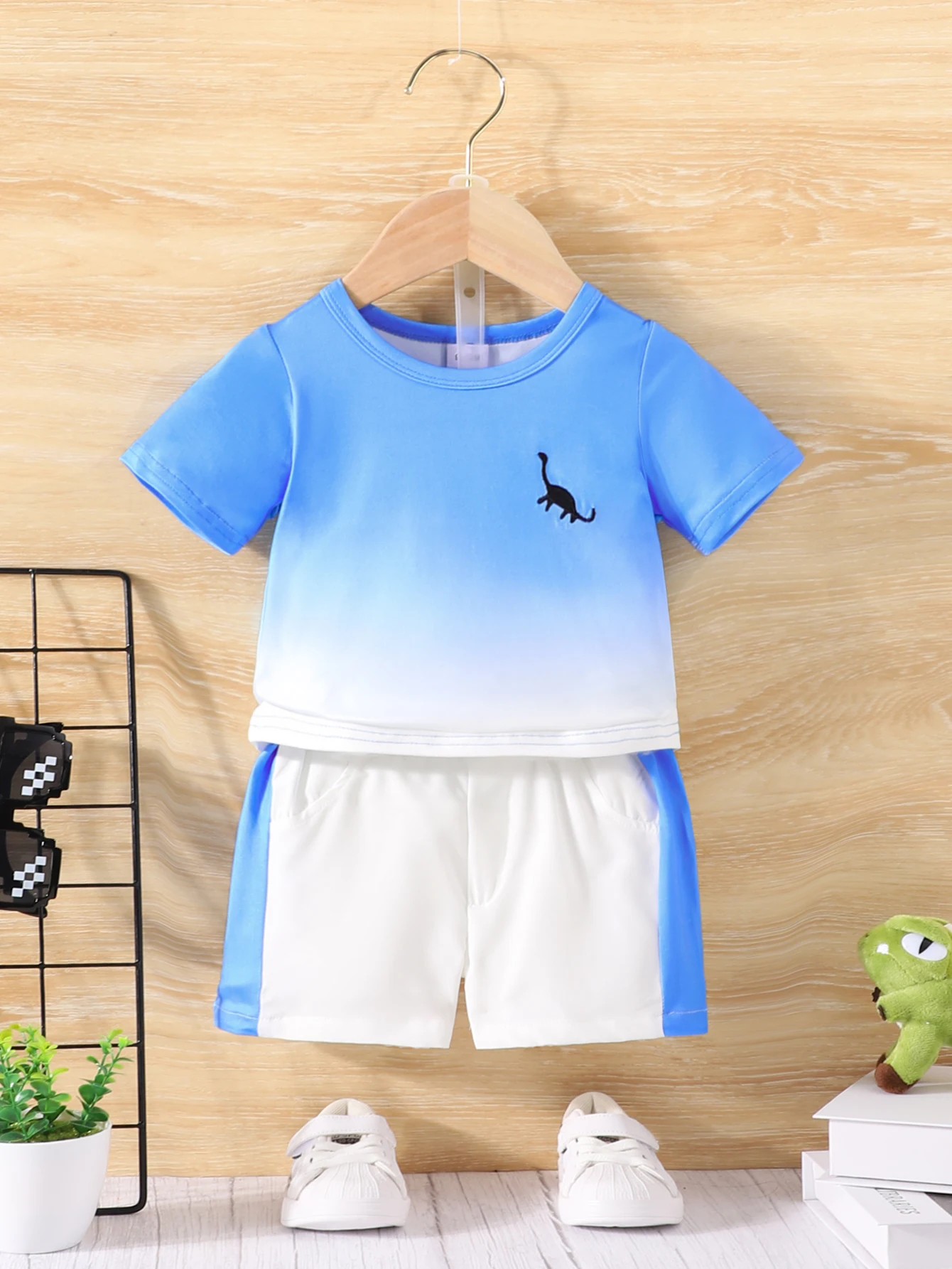 2 Piece Summer Leisure Sports Outdoor Comfort Breathable Blue Gradient Baby Dinosaur Embroidered Short Sleeve Shorts Baby Set