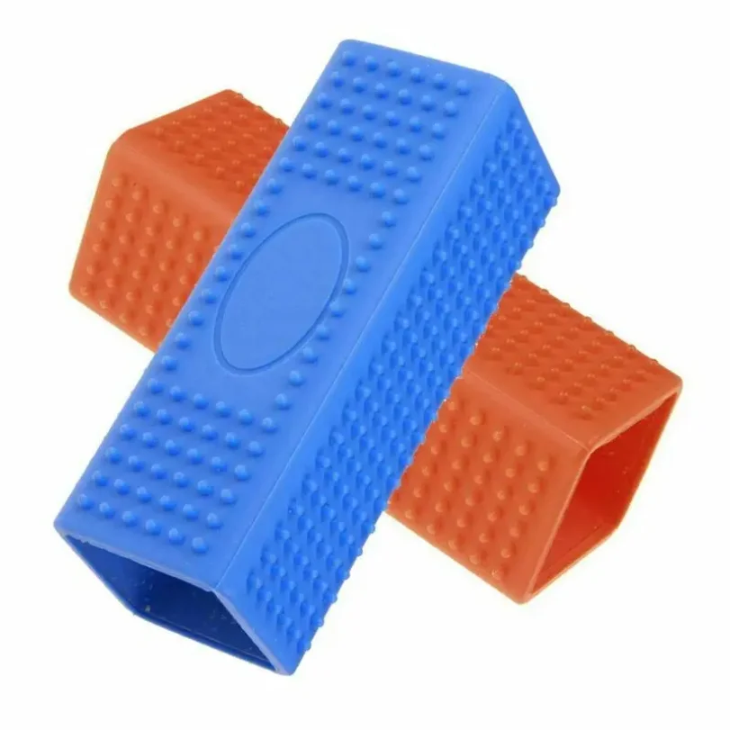1 pz Spazzola per la depilazione dell'animale domestico Depilazione per cani e gatti Spazzola per la pulizia efficace in gomma cava in silicone per peli di animali domestici