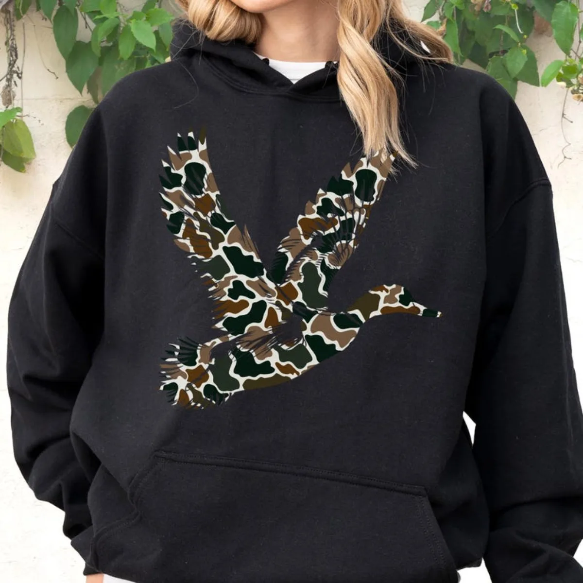 เสื้อสเวตเชิ้ตและเสื้อฮู้ดลายพรางสำหรับผู้หญิง สไตล์ลำลอง สำหรับล่าเป็ด พิมพ์ลายมีฮู้ด บุด้วยผ้าฟลีซหนานุ่ม เหมาะสำหรับเป็นของขวัญ ใส่ได้ทุกวัน