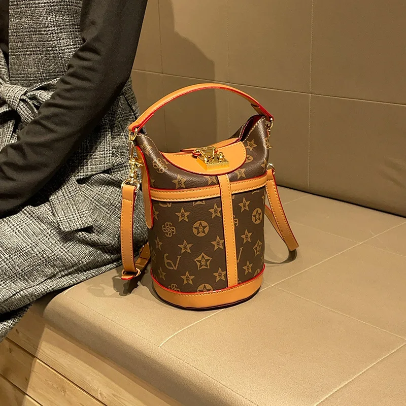 

2026 Designer-Inspired Saddle Bag for Women,Premium Crossbody & Top-Handle Bucket Bag,Fashionable Small Tote with Large Capacity