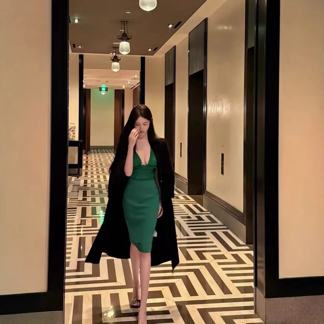 Zielona seksowna sukienka midi z głębokim dekoltem w szpic dla kobiet 2025 Letnie sukienki imprezowe bez rękawów Moda Wysoka talia Y2k Odzież