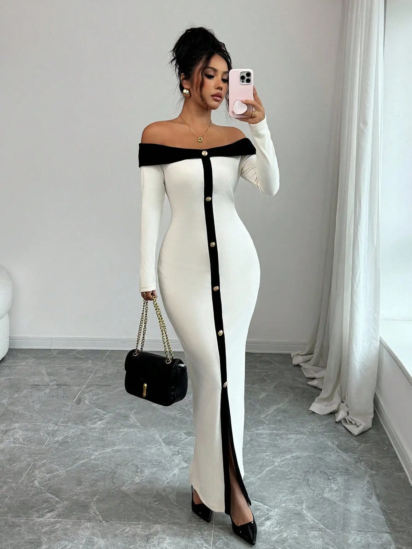 

Элегантное женское платье макси с открытыми плечами, длинными рукавами, разрезом спереди и металлическими пуговицами, в рубчик, для вечеринок