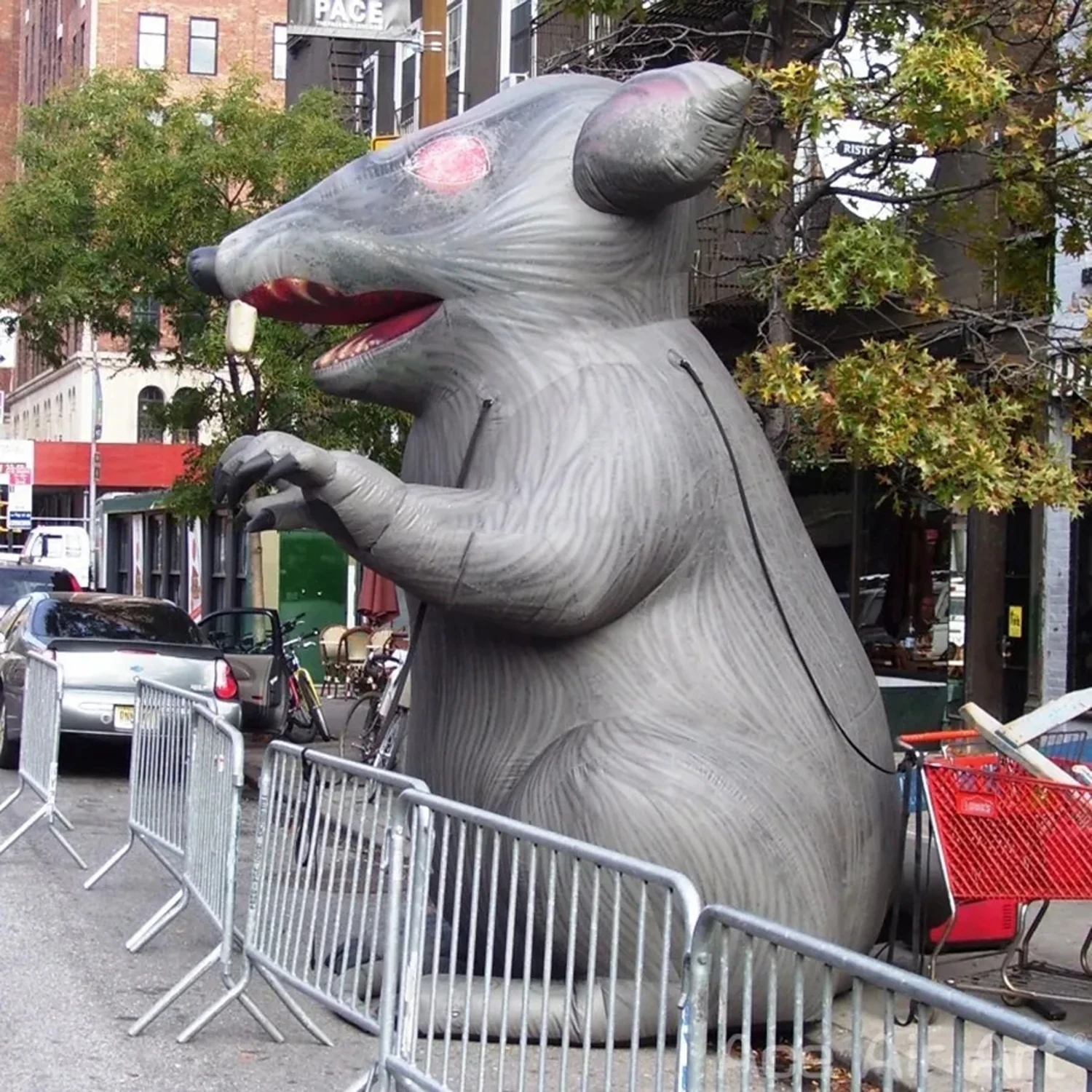 Sneaky gigantische grijze opblaasbare rat opblaasbare dieren opblaasbare muis mascotte voor tentoonstellingsdecoratie