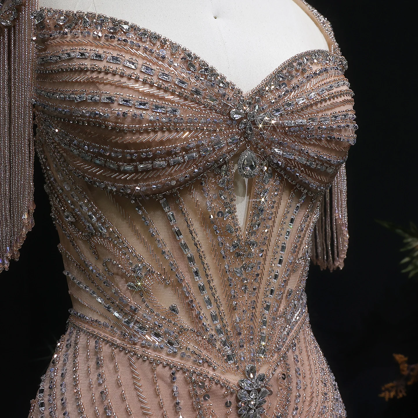 Sharon Said Elegantes Champagner-Meerjungfrauenkleid mit Cape-Ärmeln, Kristallperlen, Blaues Hochzeitskleid, SS021, Maßanfertigung – Detail 19