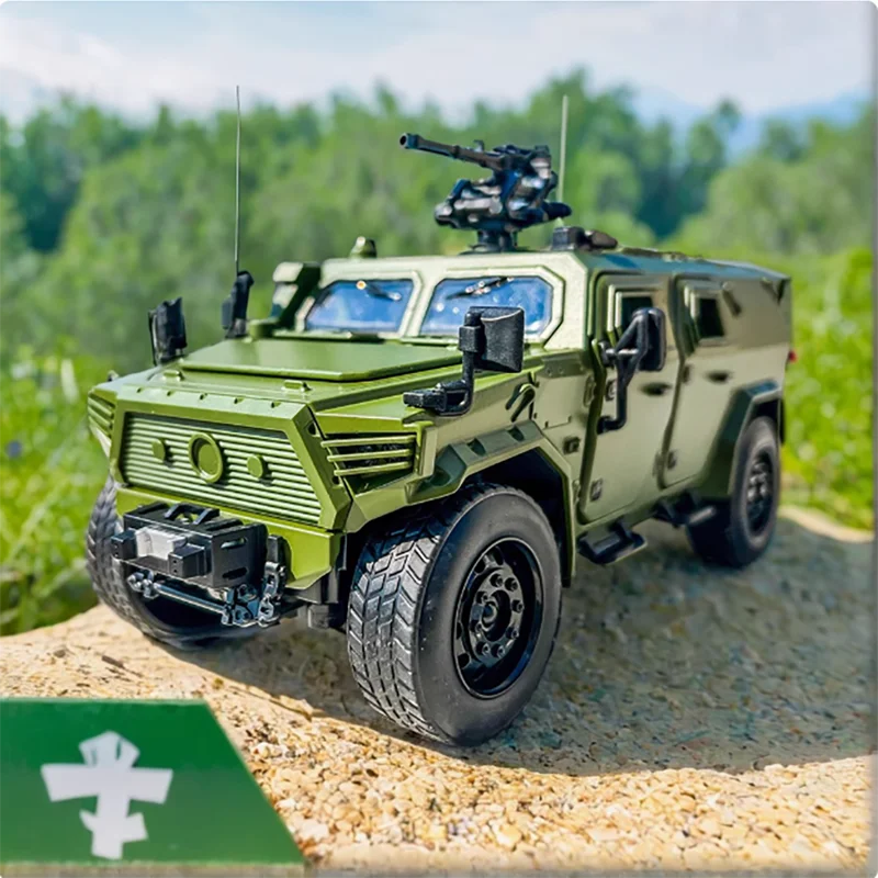 1:18 Military Vehicle Alloy Diecast Metal Off Road Armored Vehicle Sound＆Light Car Toy Truck War Chariot Model Kid Xmas Gift