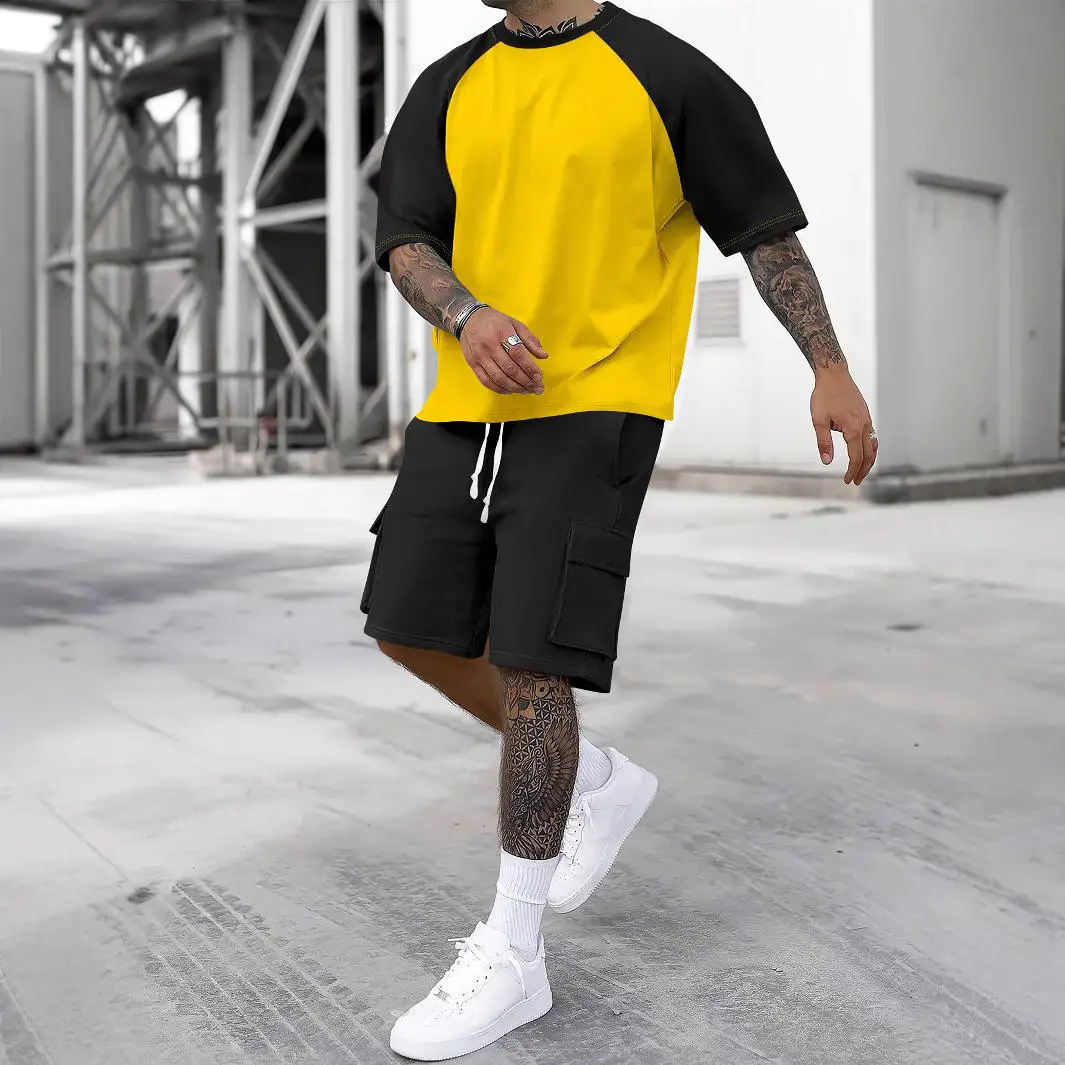 

Мужской летний комплект из двух предметов: футболка с коротким рукавом и вставками на плечах, круглый вырез горловины, рабочие шорты, дышащий, легкий, повседневный стиль.