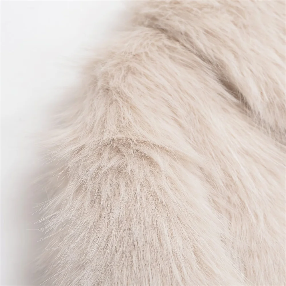 سترة قصيرة ذات تأثير فرو طية صدر السترة على الموضة للنساء في فصل الشتاء #5