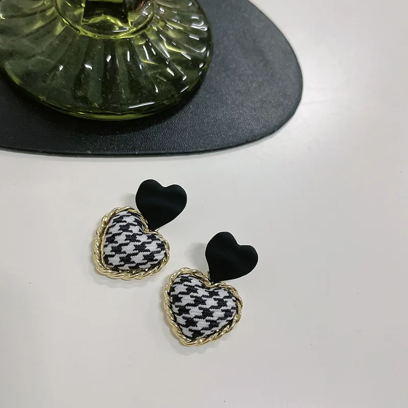 Luxury Houndstooth Woven Earrings Trendy Winter Vintage Cloth Geometric Ear Studs Fashion Jewelry Women New Year Gift