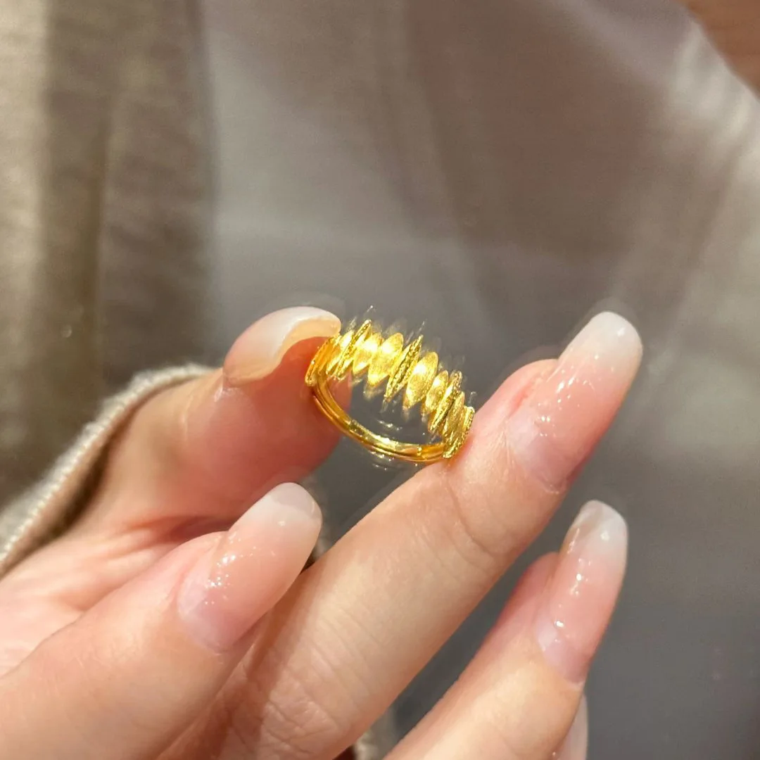Glossy vintage micro inlaid pointed water droplet rings for women fashion Light luxury high-end ring layered style jewelry gift