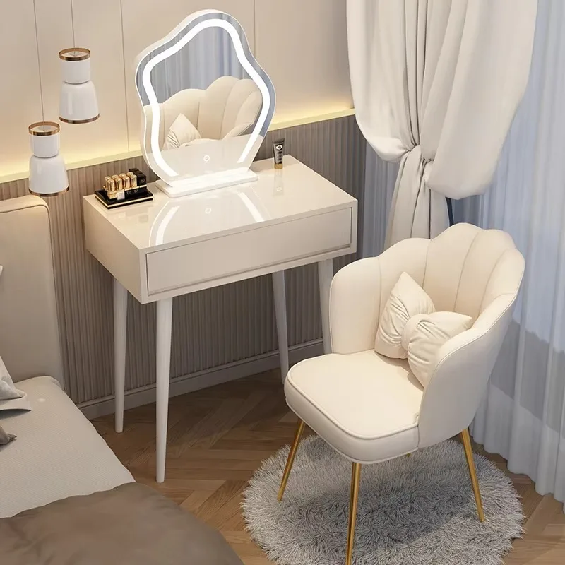 

Girls Floor European Vanity Table Aesthetic Beige Luxury Salon Makeup Table Modern Space Saving Tocador Mueble Furniture Home
