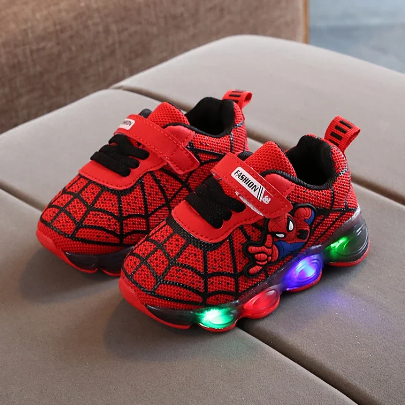 2024 New Spiderman Kids Sneakers Disney Children\'s Led Light Shoes Spring and Autumn Boys Sport Shoes Anti-slip Girls Shoes