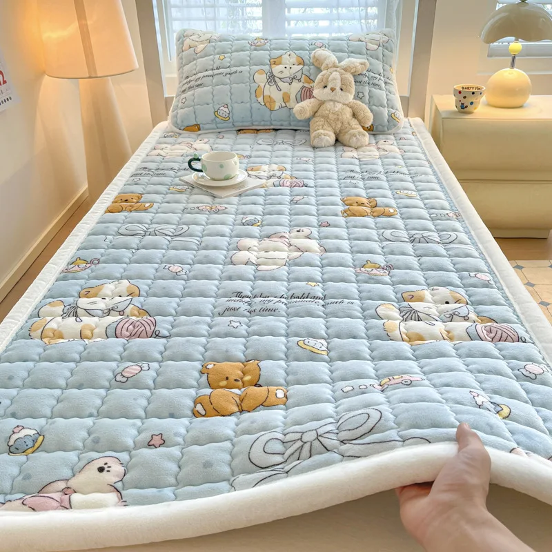 Winter Warm Plush Mattress Toppers Velvet Bed Sheet Single Foldable Thin Bed Pad Bedspread Dormitory Tatami Mat Mattress Cover