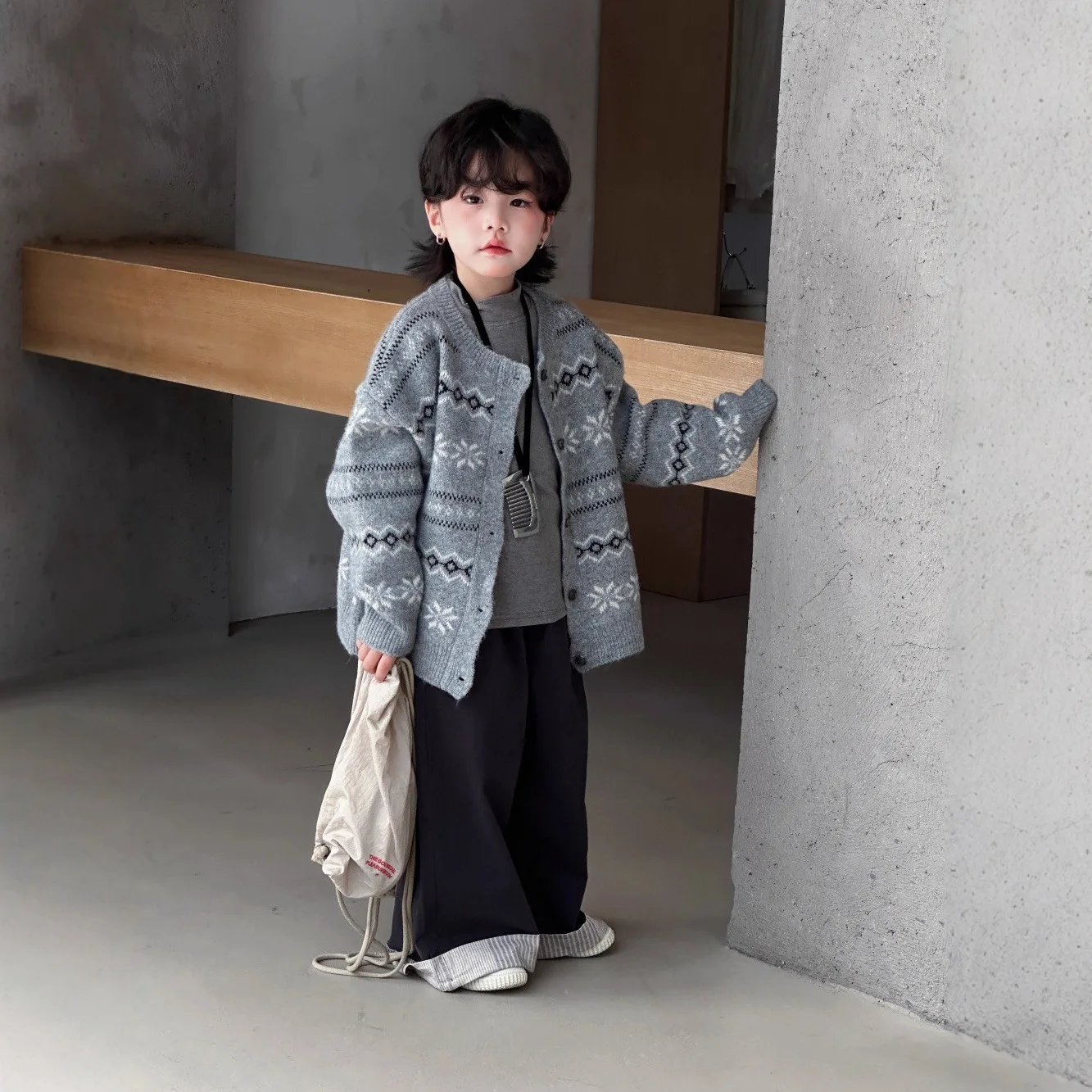 2025 Autumn New Boys and Girls Embroidered Sweater Cardigan Medium and Small Children's Crochet Craft Retro Knitted Sweater