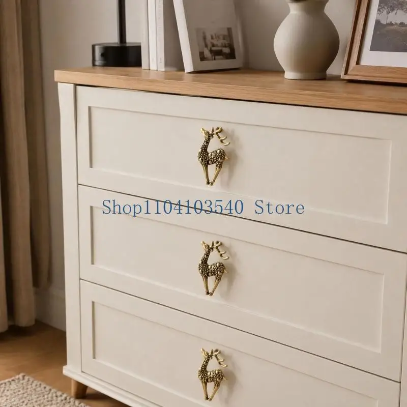 02DC Raised Metal Deer Pull for Cabinets and Drawers, Decorative Fitting for Dressers, Wardrobes, and Bedside Tables