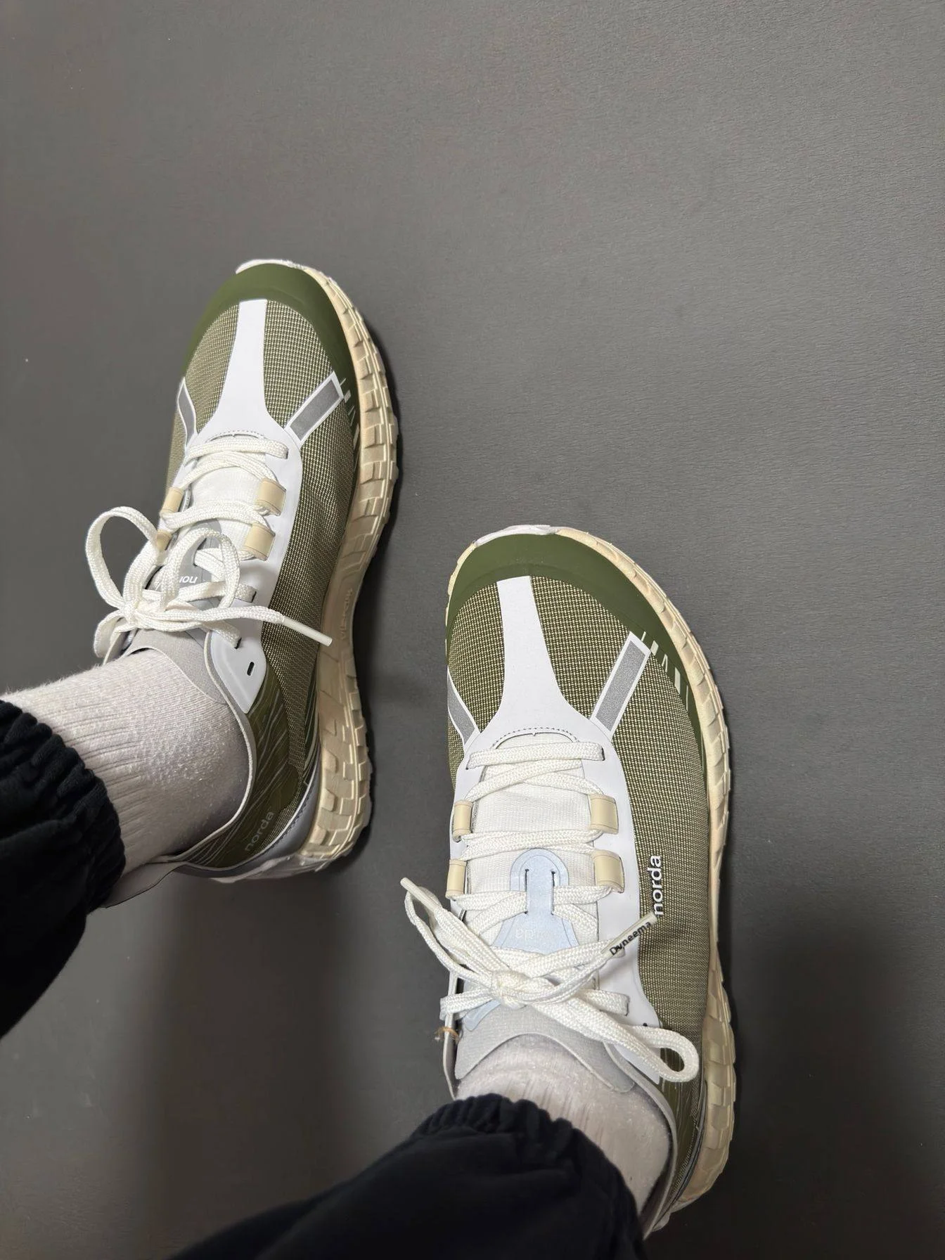 Mens Professional Running Shoes Marathon Race Training Shoes Mens Multi-color Non-slip Wear-resistant Sneakers