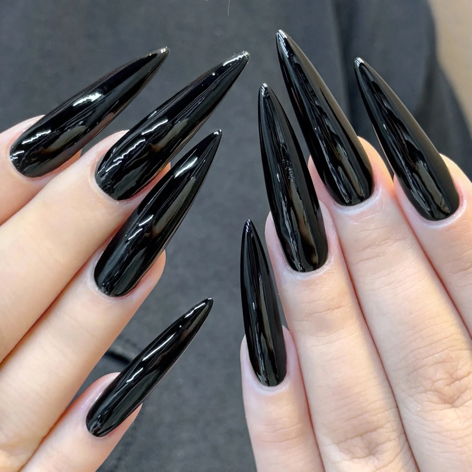 24Pcs Cool Pure Black Long Fake Nails Pointed Tips False Nail Solid Color Simple Style Artificial Nail Salon Expert Naive Cool