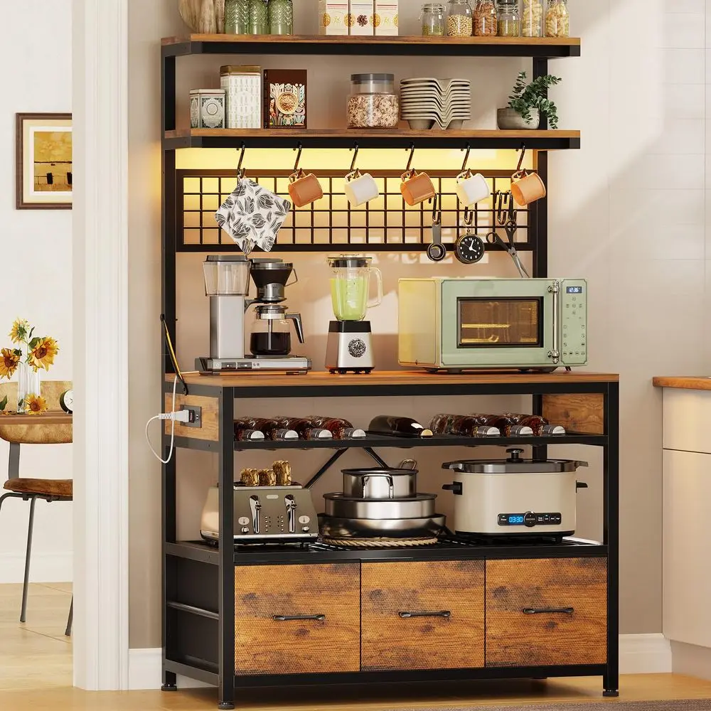 

Кухонный шкаф-стеллаж для кофе-бара с местом для хранения и розеткой, 35,4 дюйма, с верхней полкой, подставкой для микроволновки и LED-подсветкой