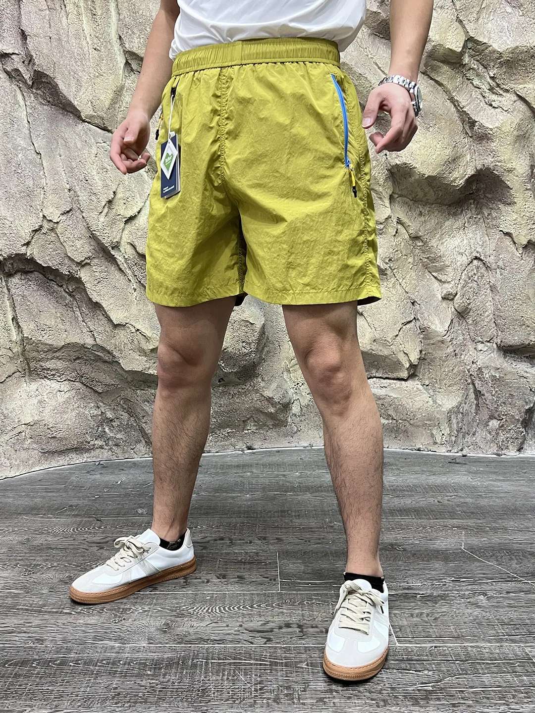 

Dopamine Color! Three-Proof Tech! 2026 Summer New Men's Outdoor Quick Dry Sports Shorts Trendy Nylon Fabric Standard Fit