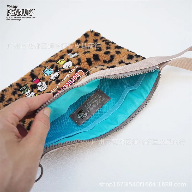 Miniso 日本の漫画かわいい新しいスヌーピー収納袋熱ポータブルファッション化粧バッグぬいぐるみ刺繍クラッチバッグ