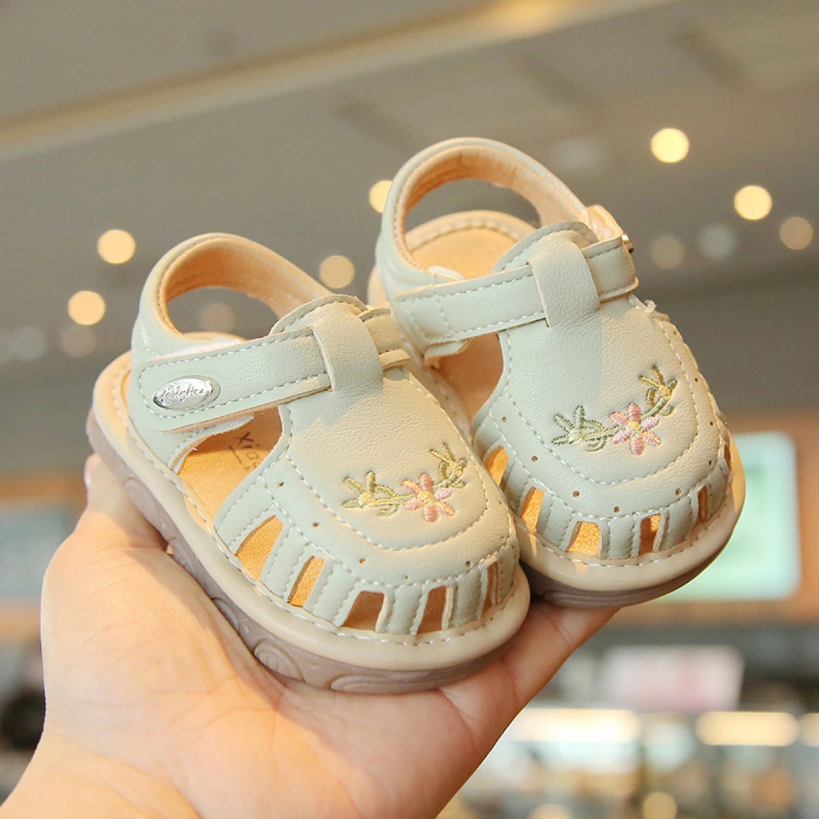 

Toddler Baby Girl Summer Sandals Anti-slip Soft Sole Floral Embroidery Closed Toe Cutout Shoes for Outdoor, School, Party