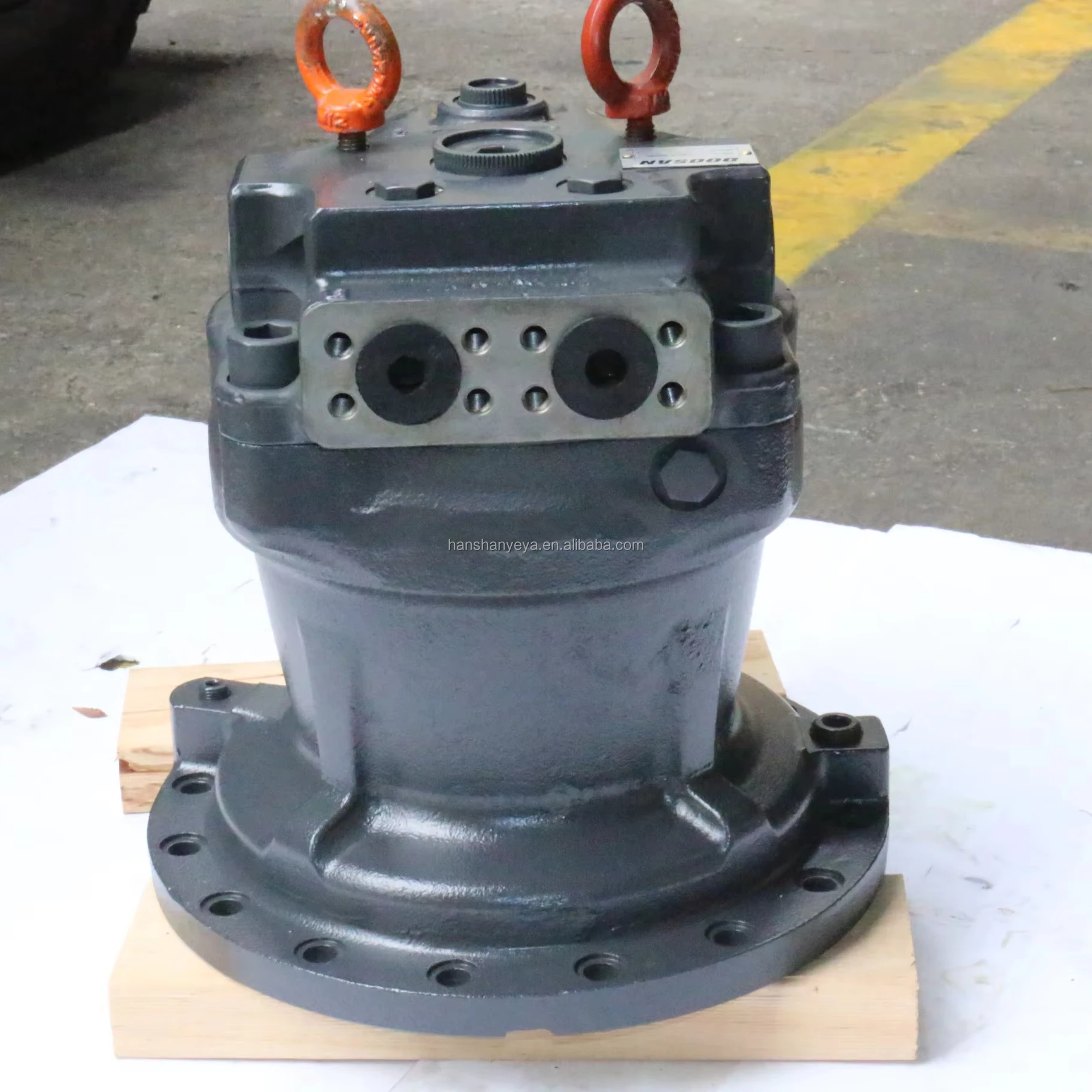 Construction machinery Doosan Daewoo DX235LCR-5 DX235LCR-5K DX235-5 excavator parts 170303-00040 170303-00040A swing motor